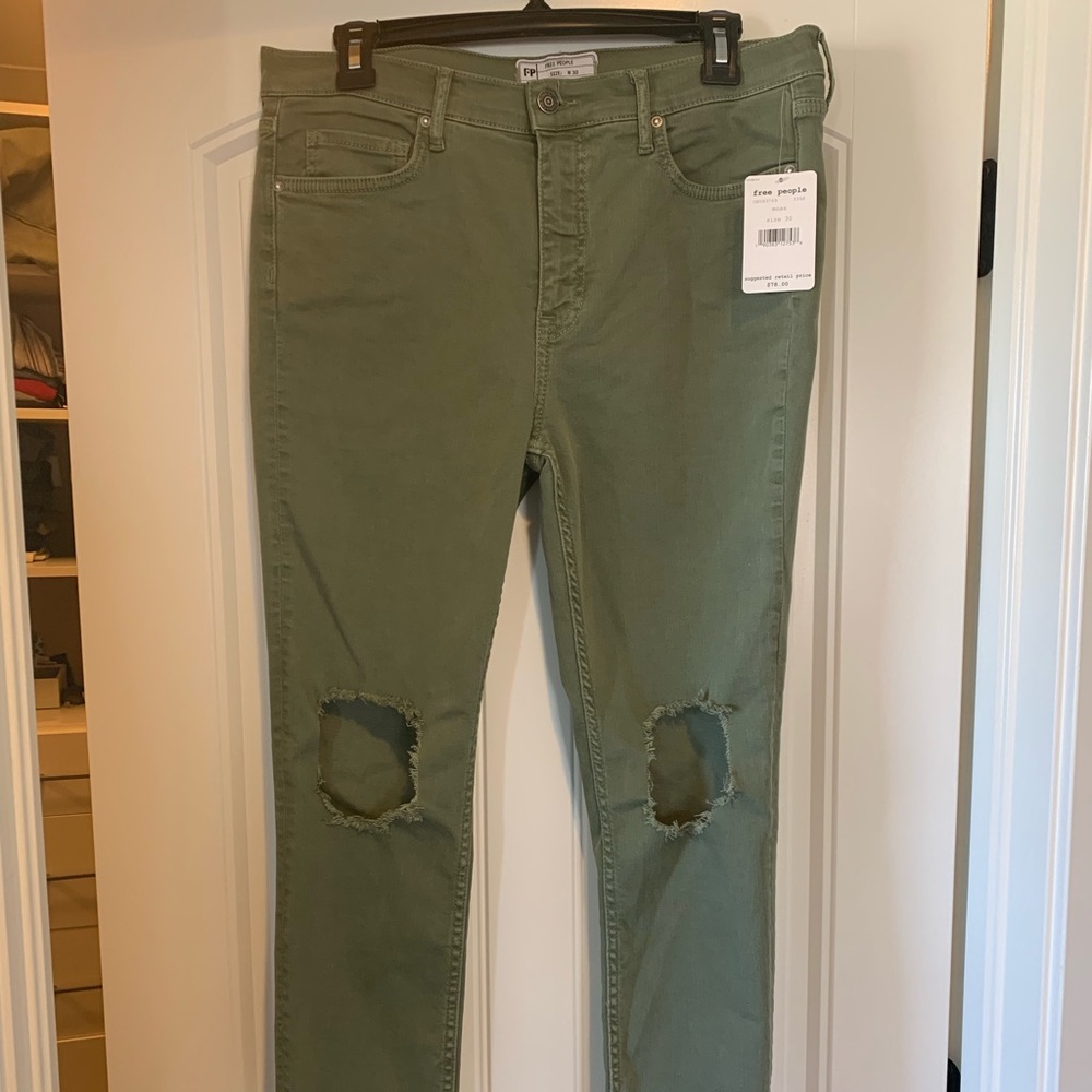 FREE PEOPLE HIGH RISE BUSTED SKINNY